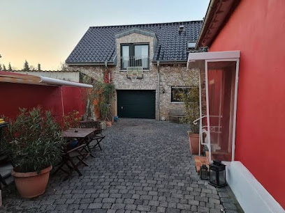 Ferienhaus 'Traumhafte Lage am Rhein' mit Garten, Terrasse und WLAN, Köln